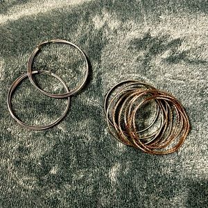 Large loop earrings with bracelets